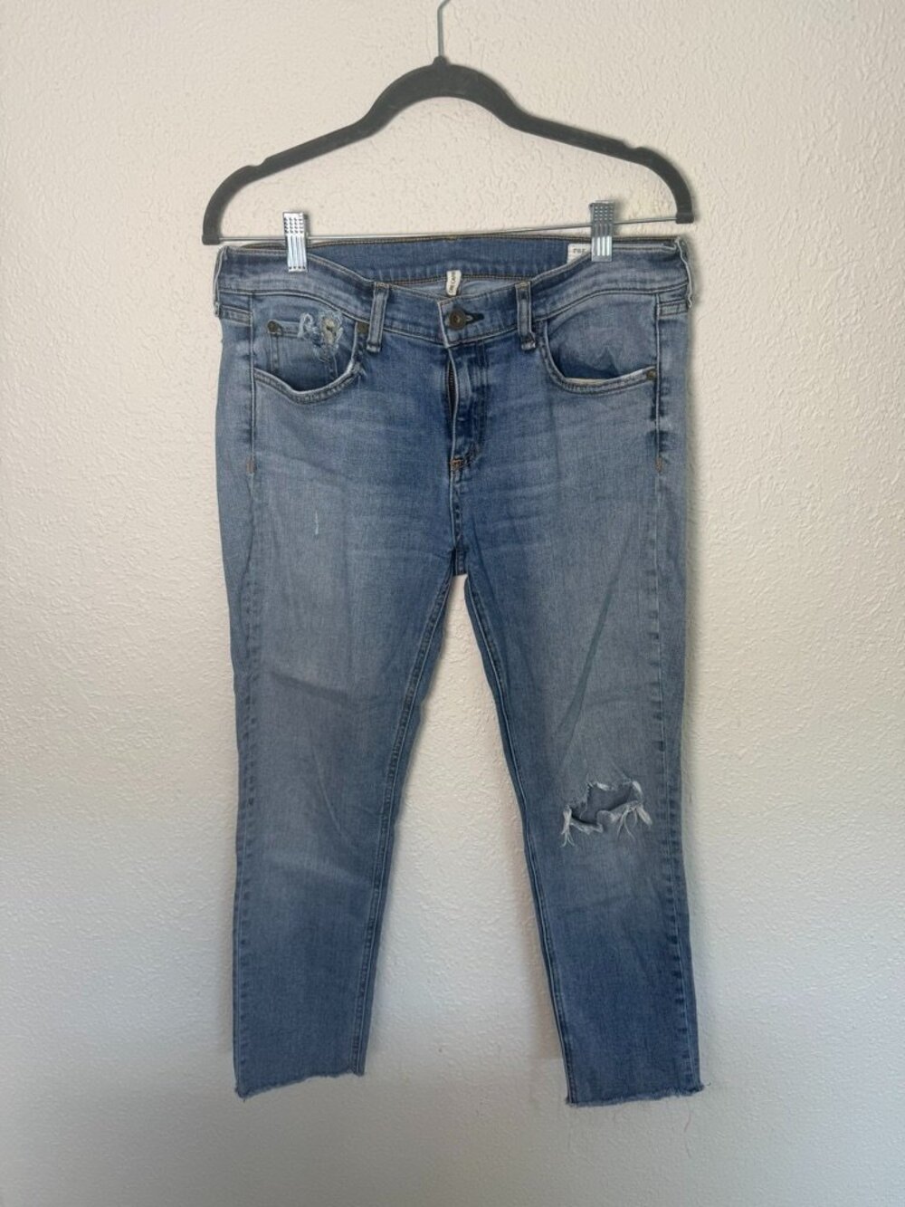 Rag & Bone Dre Distressed Capri Jeans Light Wash Raw Hem Size 29